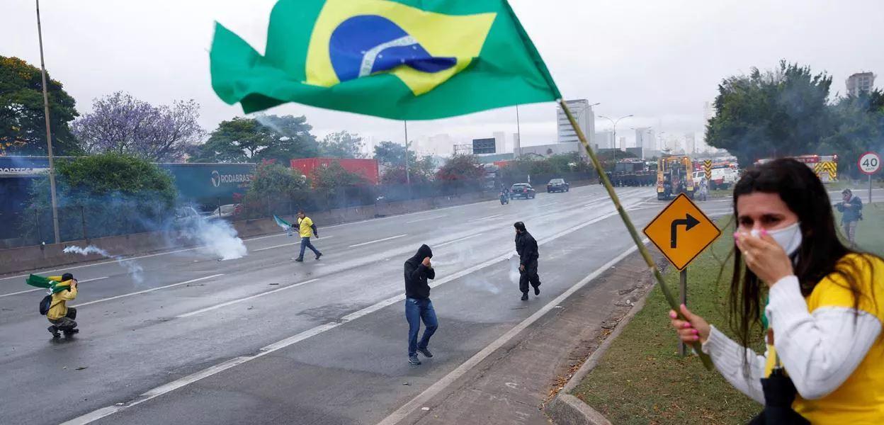 Atos golpistas pró-Bolsonaro são liderados por políticos, policiais, sindicalistas e ruralistas, mostram investigações