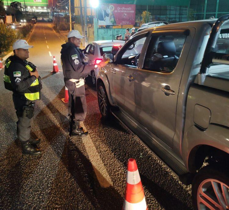 CPRE EM AÇÃO: APREENSÃO DE MAIS UMA ARMA DE FOGO E PRISÕES DE CONDUTORES ALCOOLIZADOS SÃO REGISTRADOS DURANTE OPERAÇÃO NAS ZONAS SUL E LESTE