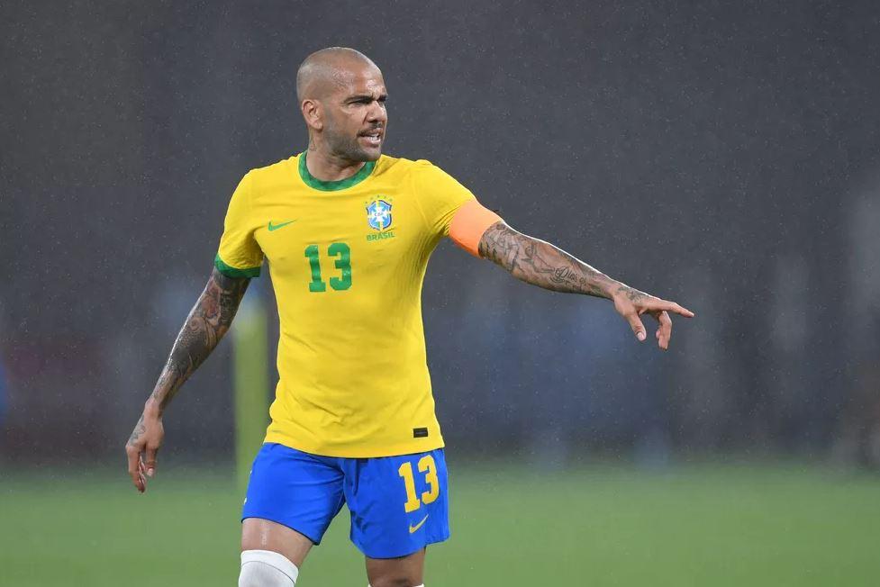 Daniel Alves comemora convocação para a Copa do Mundo: 
