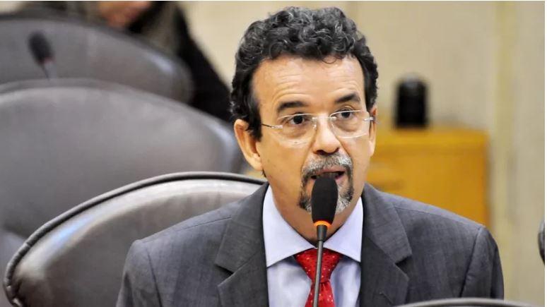 “Desafio é descontaminar instituições da visão bolsonarista”, diz Mineiro