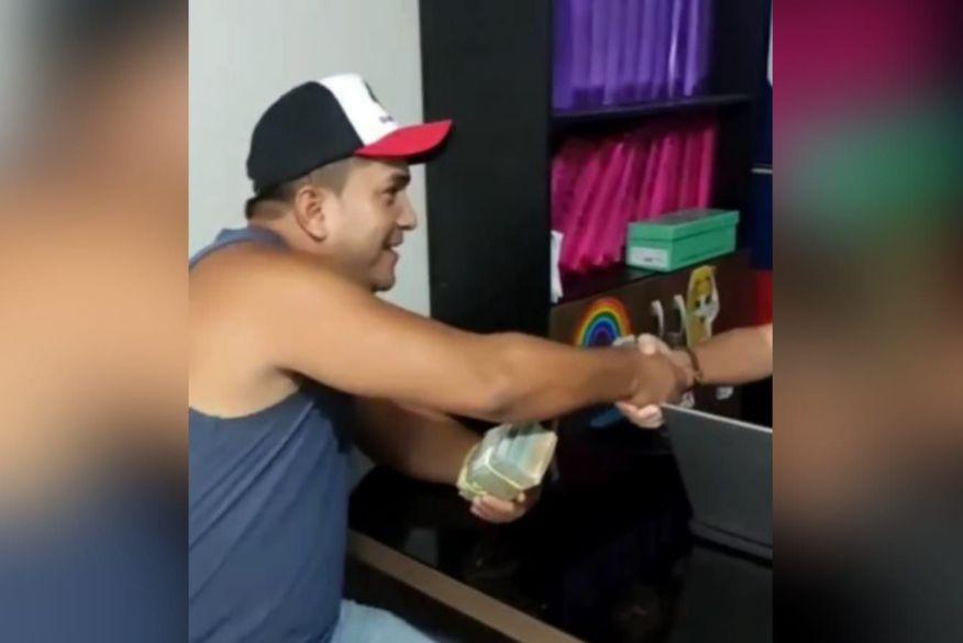 Eleições: Professor paga aposta de R$ 50 mil a amigo na Paraíba e vencedor o convida para churrasco