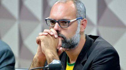 Foragido, Allan dos Santos se junta a manifestantes em Nova York