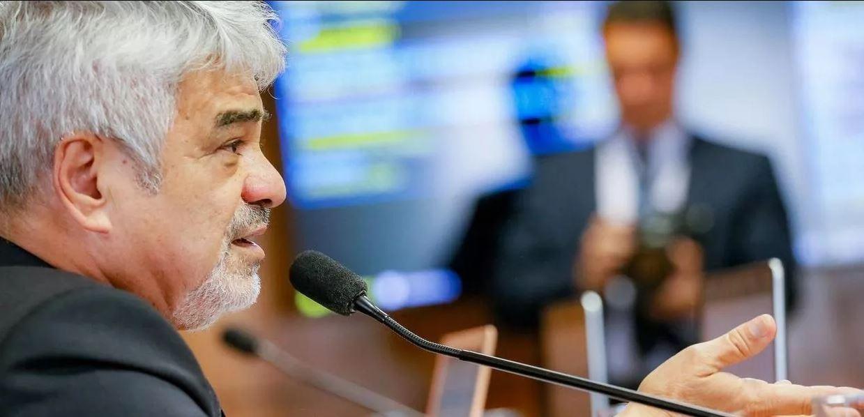 Governo Lula avalia recriar o Mais Médicos, mas sem profissionais estrangeiros, diz Humberto Costa