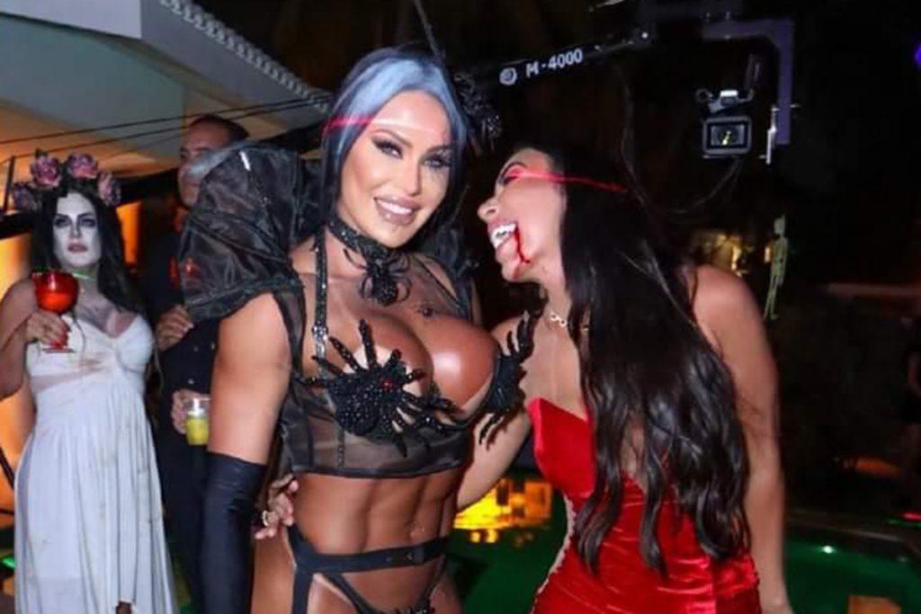 Gracyanne Barbosa leva mordida no bumbum em festa de Halloween. Veja!