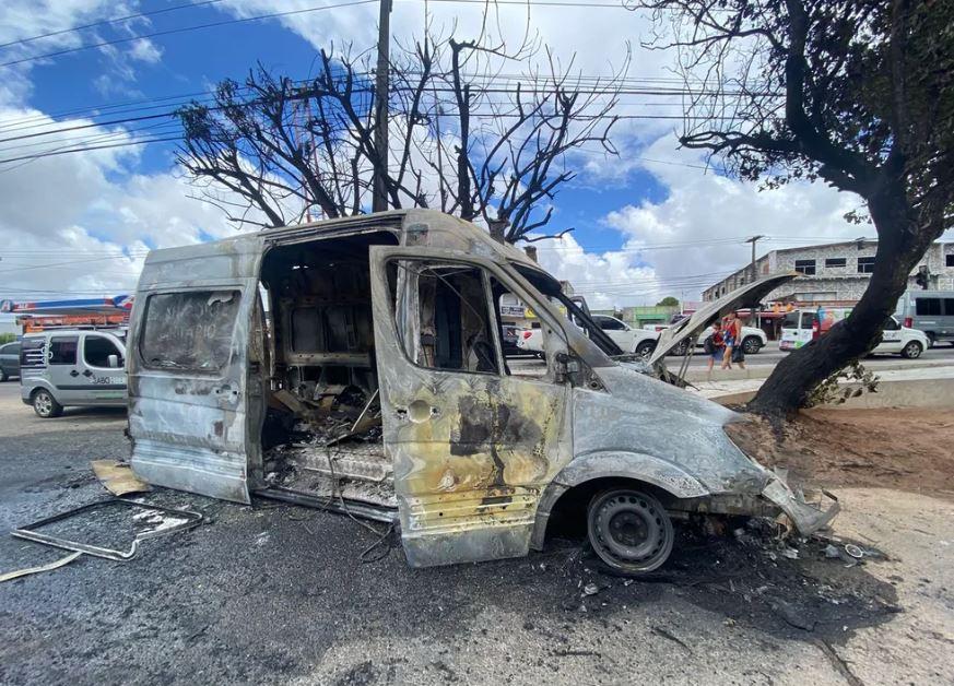 Incêndio destrói ambulância na Zona Norte de Natal