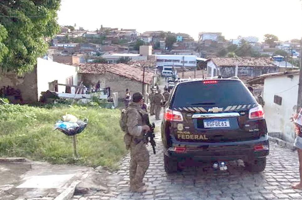 PF cumpre mandados contra suspeitos de integrar organização de tráfico de drogas na Grande Natal