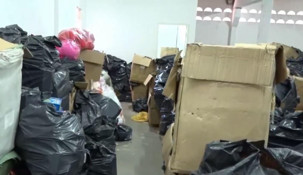 Polícia encontra produtos contrabandeados em galpão no Alecrim; suspeita tentou atear fogo no material