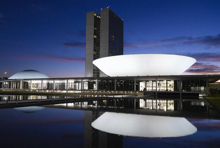 Após derrubada de veto, compensação a Estados por perdas no ICMS é promulgada