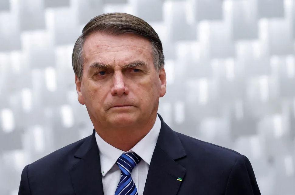 Bolsonaro consultou advogados que o aconselharam a sair do país antes de 1º de janeiro