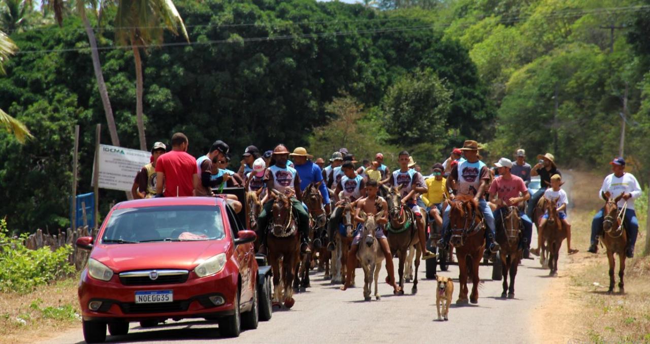 CONFIRA IMAGENS DA CAVALGADA DA FESTA DE SANTA LUZIA EM CARNAÚBA, SENADOR GEORGINO AVELINO