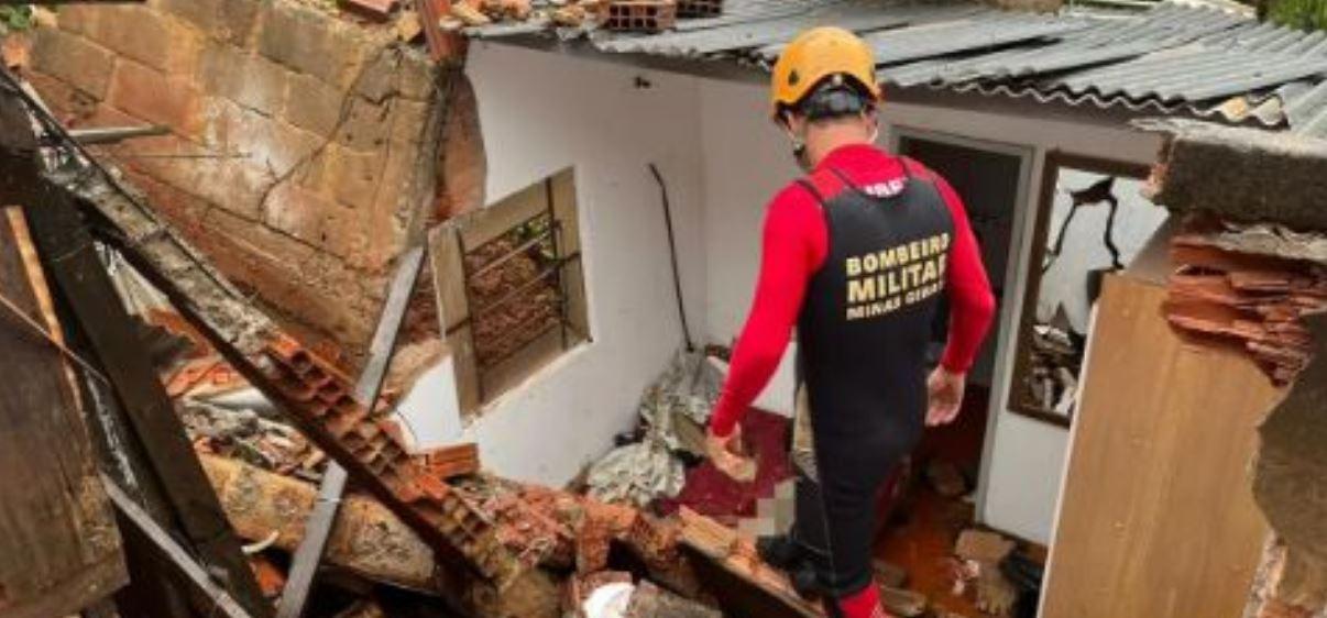 Homem morre durante o sono, após desabamento de muro por chuva, em Minas Gerais