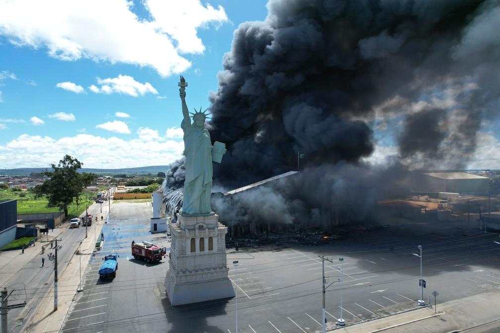 Incêndio de grandes proporções destroi loja da Havan em cidade no Nordeste [VÍDEO]