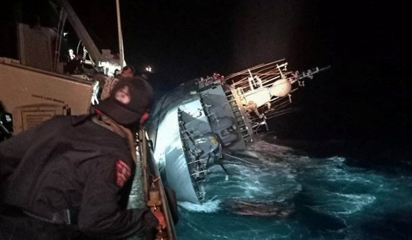 Naufrágio de navio deixa 31 pessoas desaparecidas na Tailândia