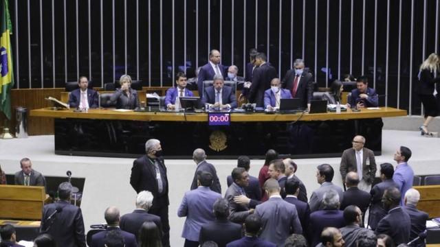Saiba como a bancada de deputados federais do Rio usa a cota para exercer o cargo, que somou mais de R$ 60 milhões