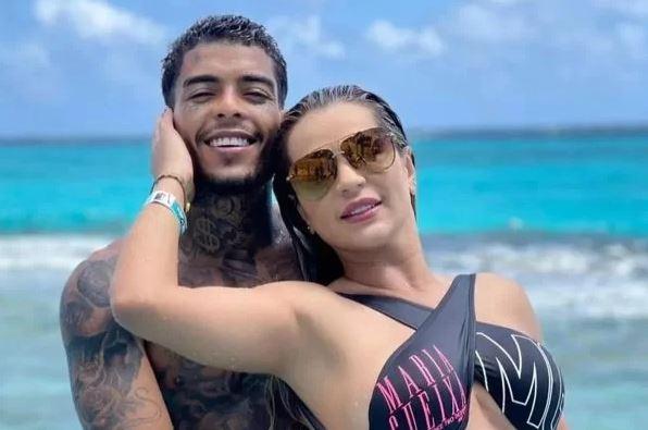 Thomaz e Deolane trocam farpas após ator citar MC Kevin em confusão