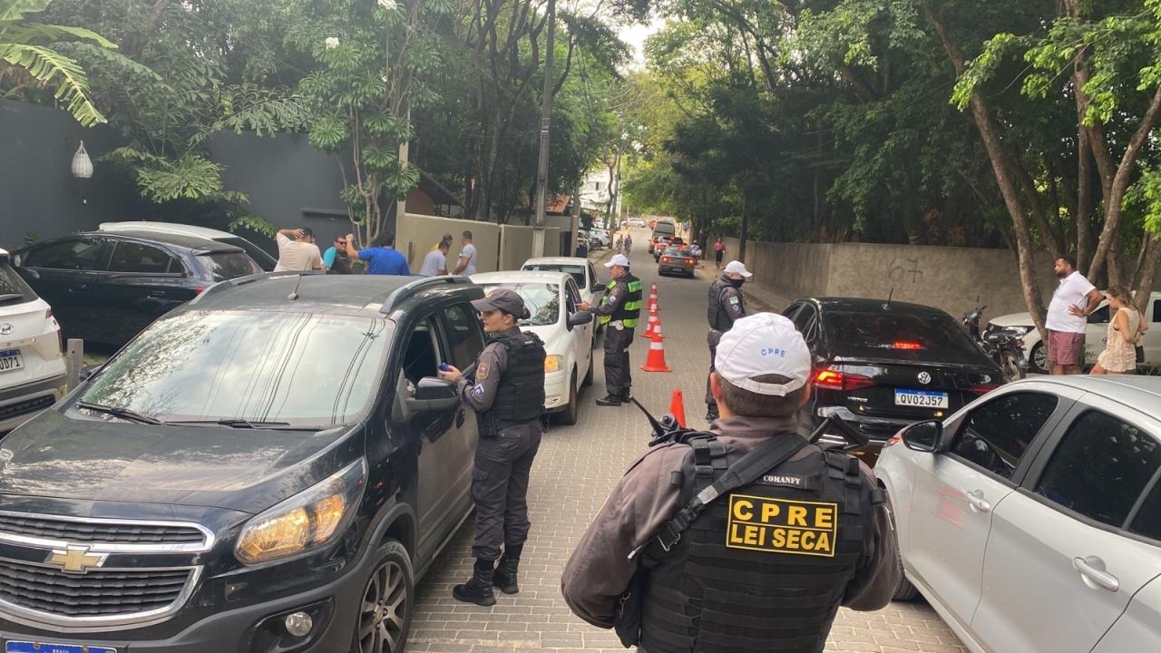 TIBAU DO SUL: LEI SECA/CPRE REALIZA OPERAÇÃO E AUTUA DEZESSEIS CONDUTORES POR DIRIGIR SOB A INFLUÊNCIA DE ÁLCOOL