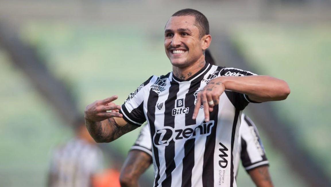 Ceará avança em tratativas com Vina e busca seguir com meia para 2023