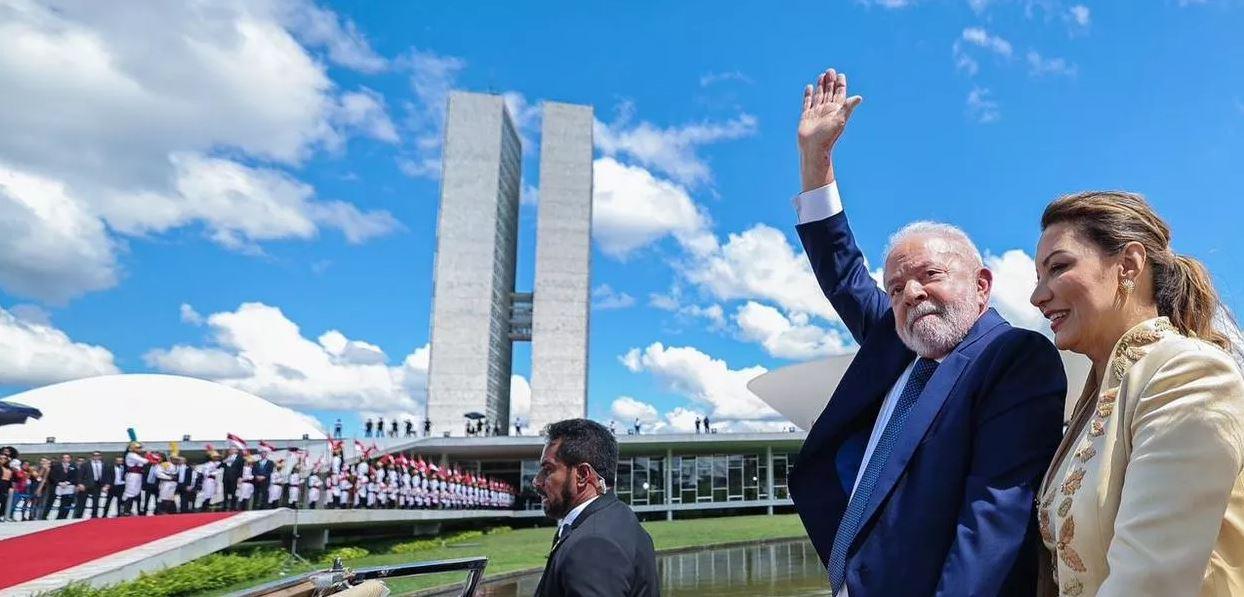 “Democracia para sempre”, diz Lula, em seu histórico discurso de posse