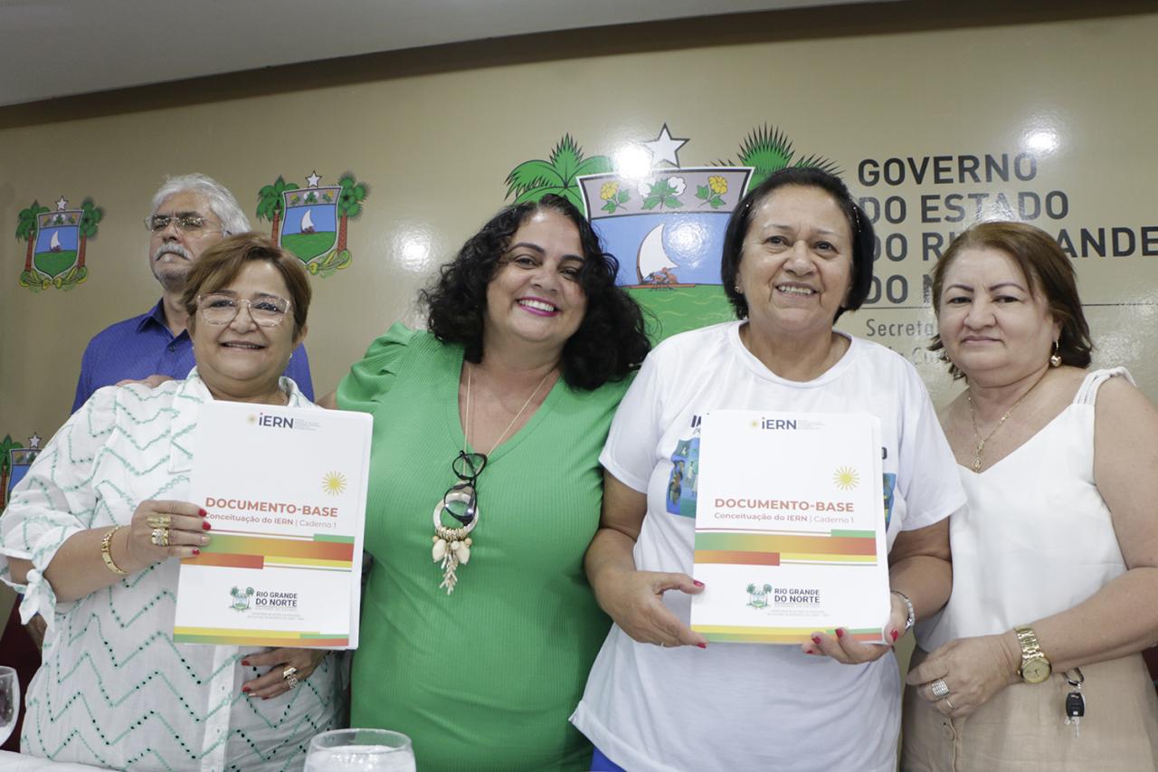 Governo do RN anuncia pagamento do terço de férias aos professores