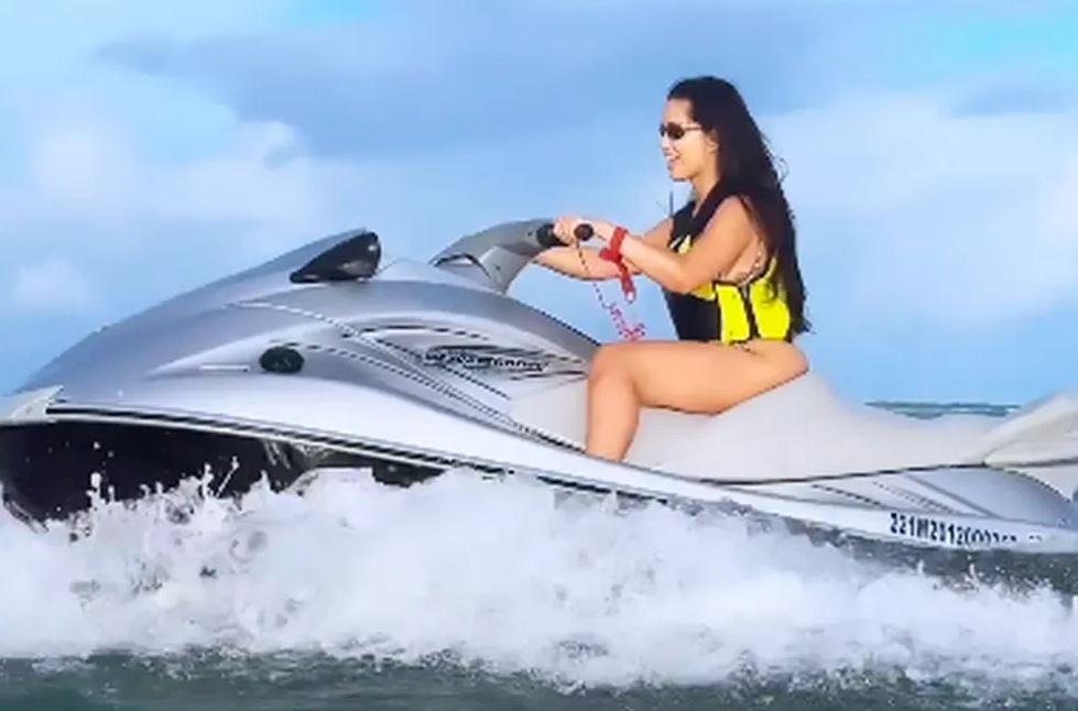 Juliette posta rolê de jet ski em João Pessoa e movimenta as redes