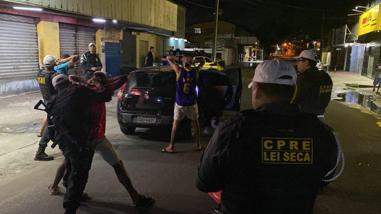 LEI SECA/ CPRE APREENDE ENTORPECENTES E REGISTRA PRISÕES POR EMBRIAGUEZ AO VOLANTE DURANTE FISCALIZAÇÃO NA ZONA NORTE DE NATAL