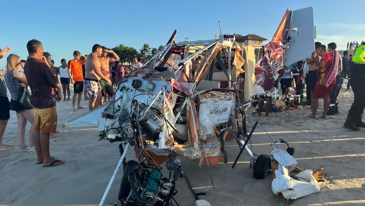 Médico morre após aeronave cair no mar em Aquiraz; veja vídeo