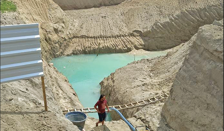 Operários “descobrem” lago azul durante obra em Parnamirim; serviço é interrompido e local vira ponto turístico