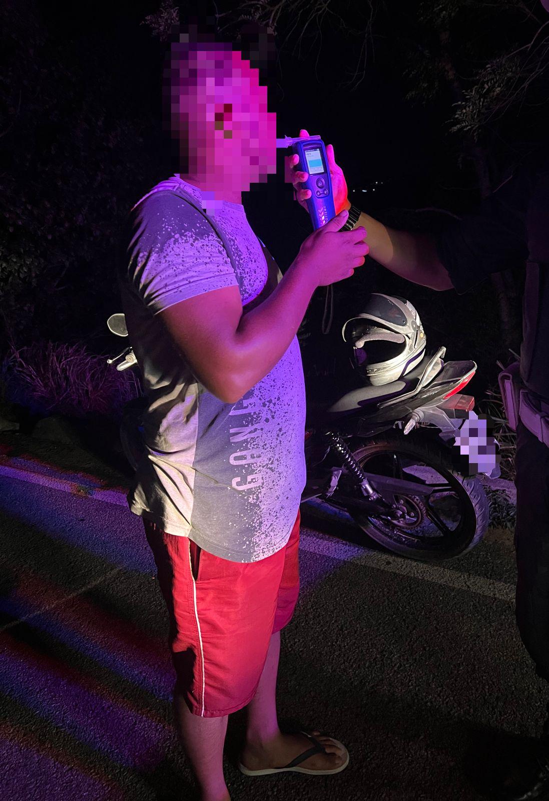 APÓS TENTAR SE EVADIR DE BARREIRA POLICIAL, HOMEM É PRESO POR EMBRIAGUEZ AO VOLANTE EM SÃO JOSÉ DE MIPIBÚ.