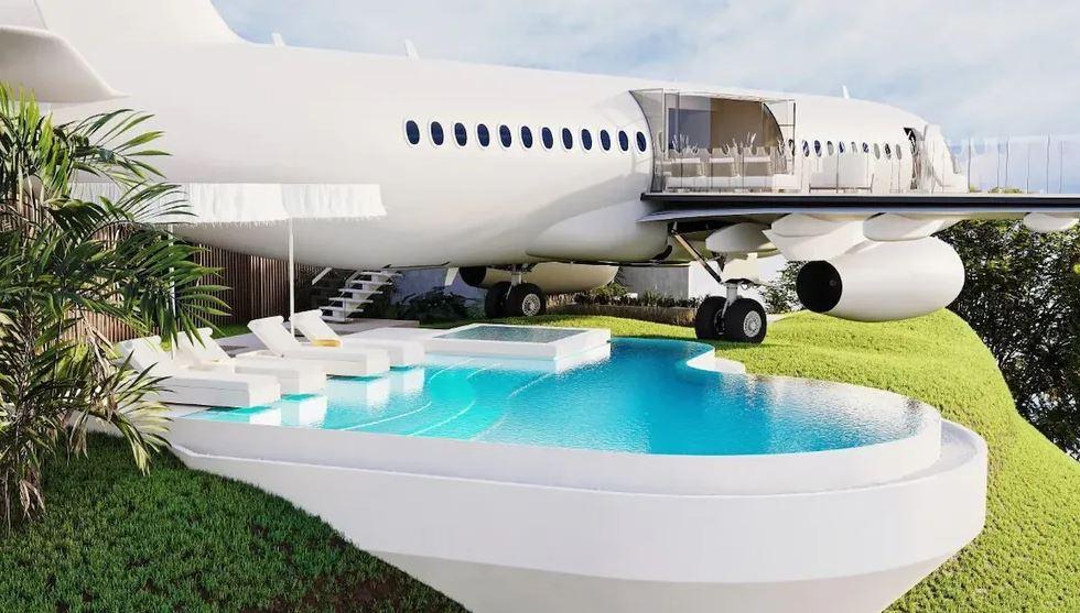 Avião é transformado em hospedagem de luxo em topo de penhasco