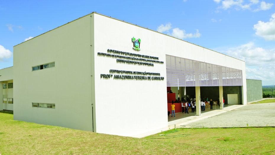 Governo amplia educação em tempo integral