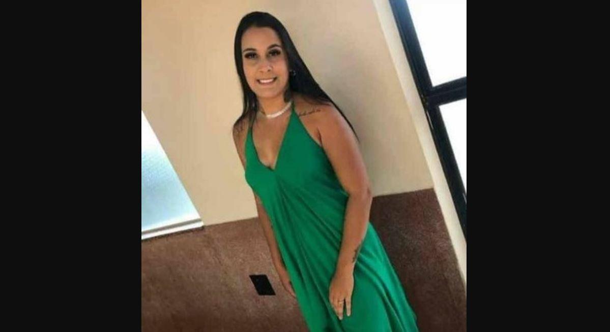 Mulher de 23 anos é morta a tlros por dupla em moto quando voltava pra casa com namorado