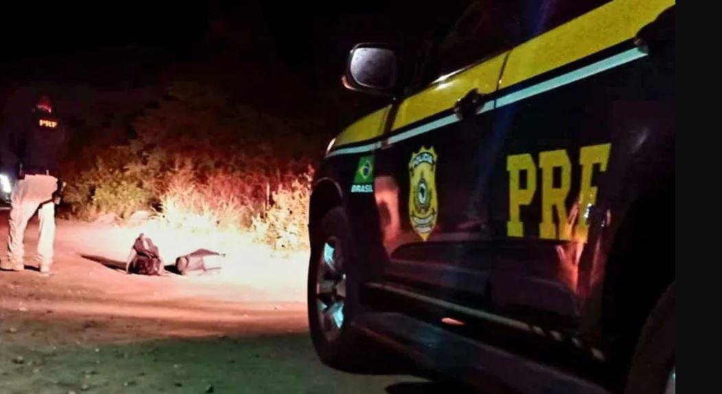 PRF prende dois assaltantes e libera cobrador de ônibus feito refém na Grande Natal