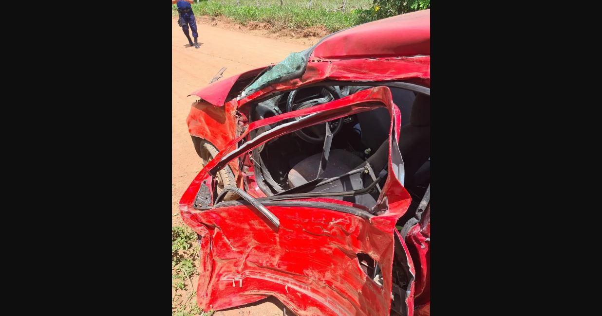 Um pessoa morre e três ficam feridas após carro capotar em estrada de terra no interior do RN