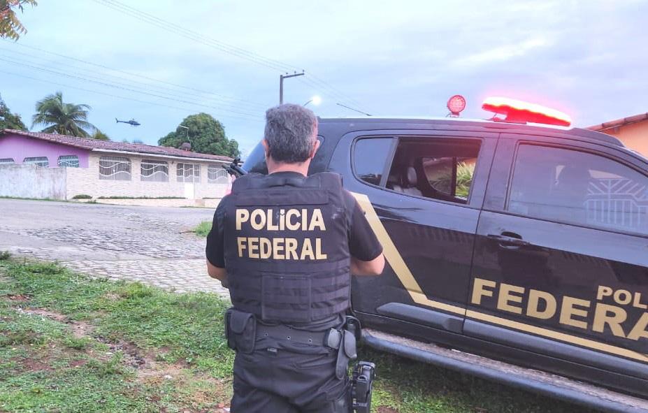 [FOTOS E VÍDEO] LITORAL SUL: PF, PM E CIVIL PARTICIPAM DE OPERAÇÃO CONTRA ORGANIZAÇÃO CRIMINOSA