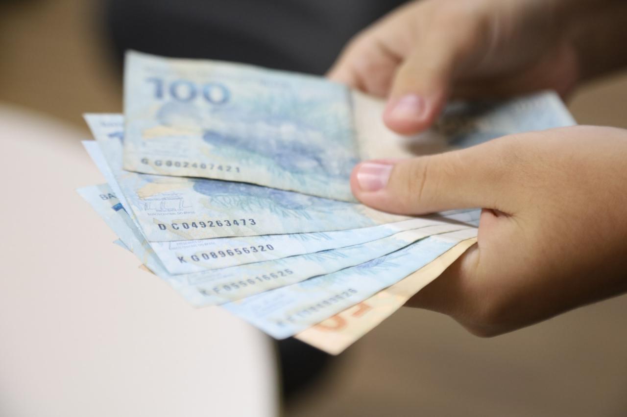 Governo deposita primeira parcela de pagamento de março nesta quarta (15)