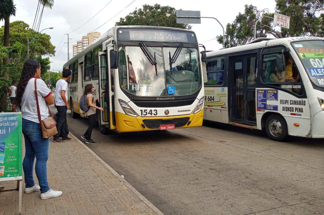 Ônibus de Natal começam a ser recolhidos após ataques