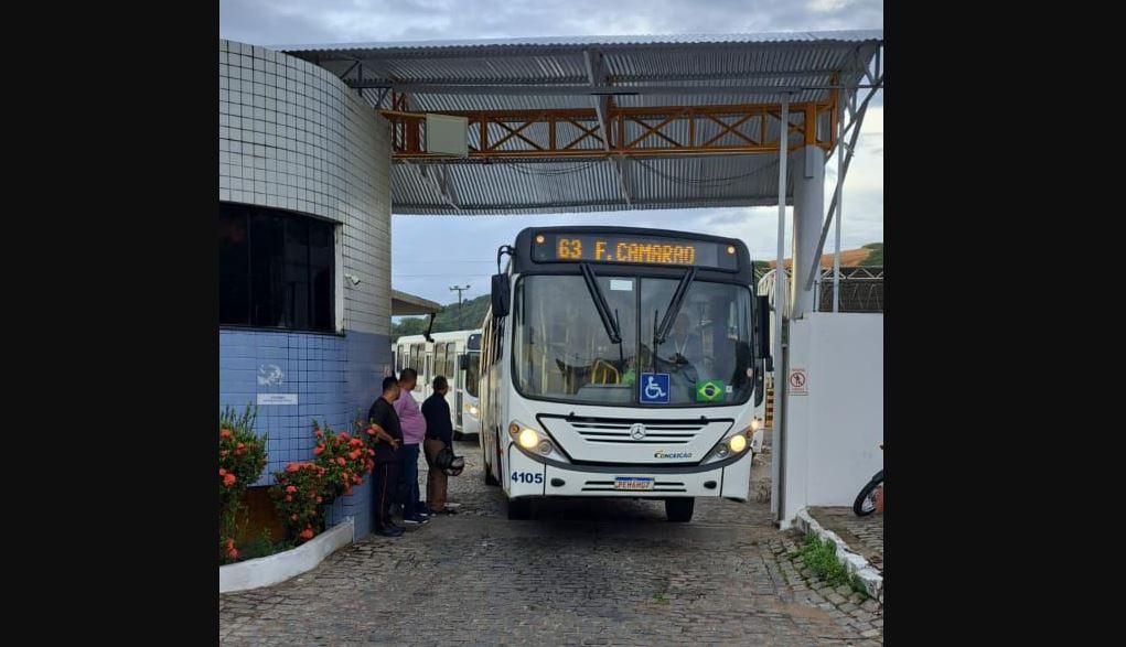Ônibus de Natal iniciam operação com atraso nesta quarta-feira