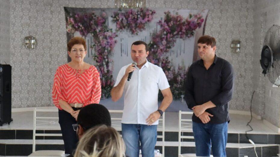 Prefeito Emídio Jr. anuncia reajuste salarial de 14,95% para gestores escolares