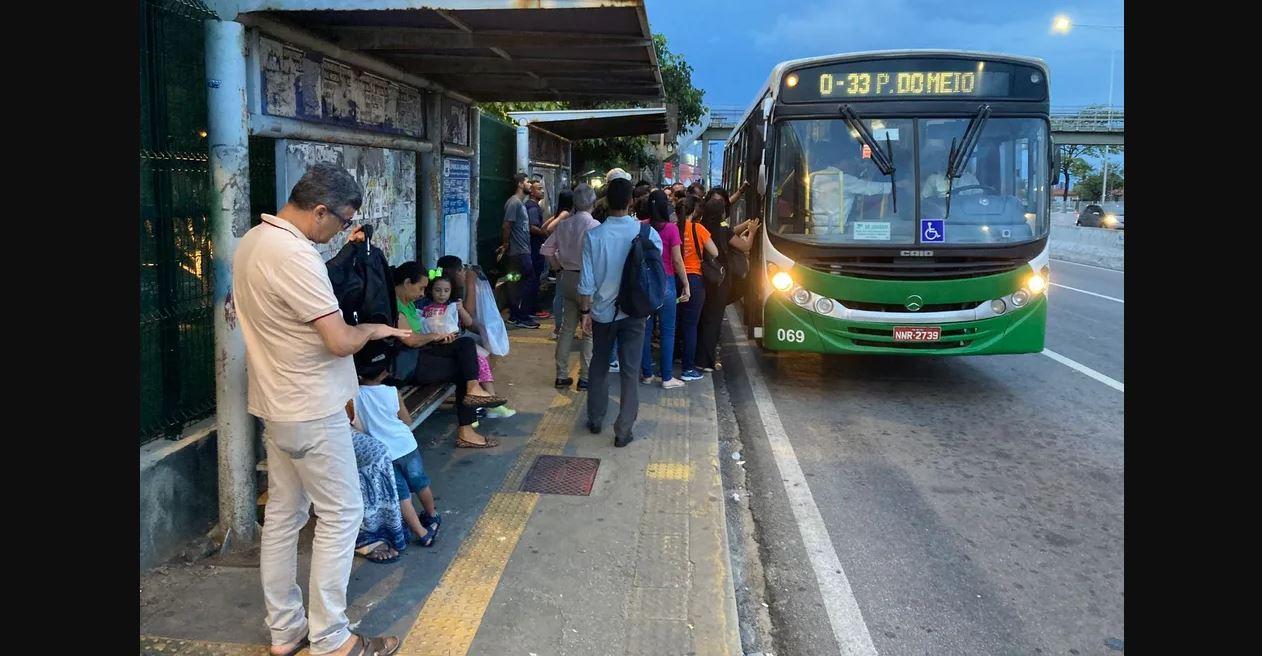 Transporte público de Natal opera novamente com frota de emergência neste sábado (18)
