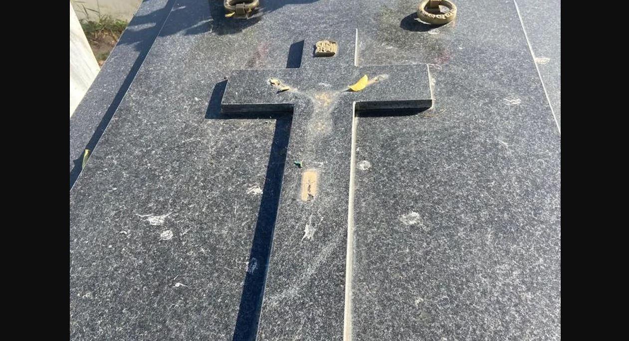 Bandidos invadem cemitério público e roubam crucifixos de túmulos no interior do RN