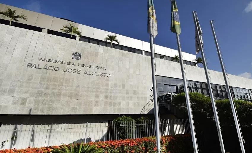 Deputados aprovam lei que multa atos de vandalismo contra o patrimônio público e privado no RN