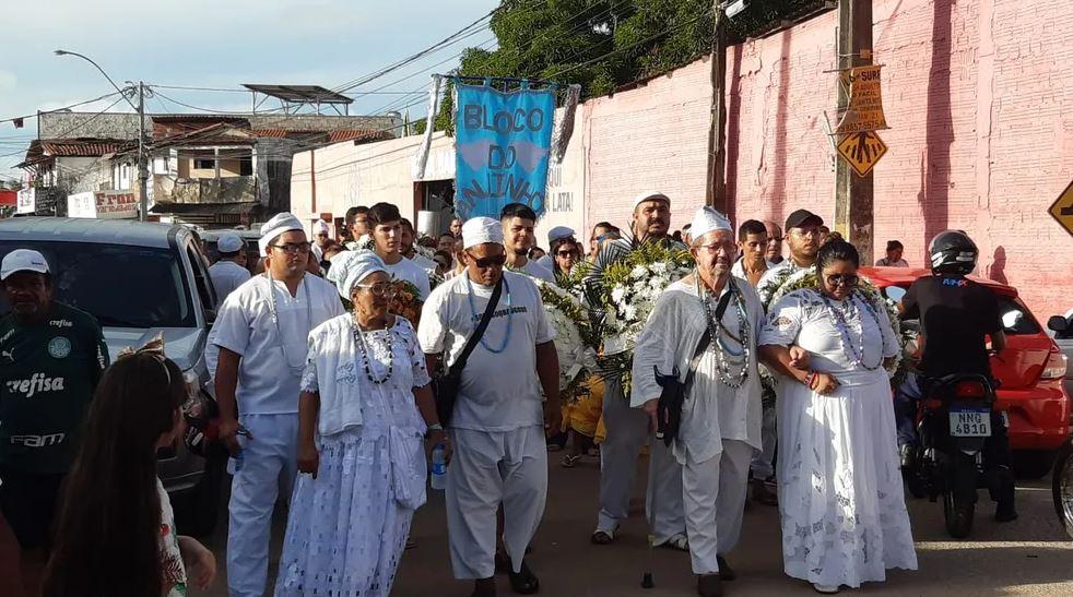 Influencer que morreu por reação alérgica a camarão é sepultado em Natal; 'ele queria a gente feliz', diz esposa