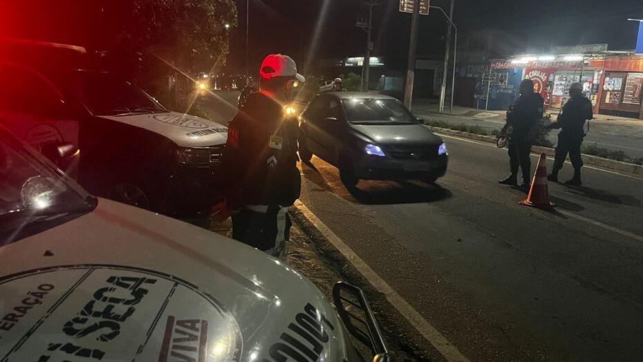 Oito condutores são autuados durante fiscalização por dirigirem sob a influência de álcool