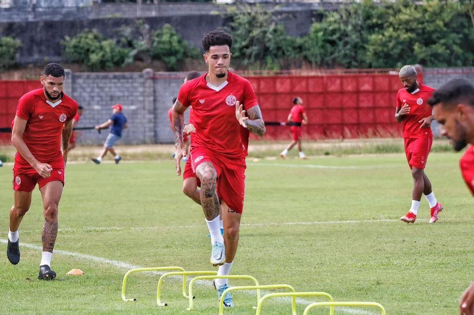Apresentado pelo América-RN, Léo Rafael quer estrear na sexta-feira