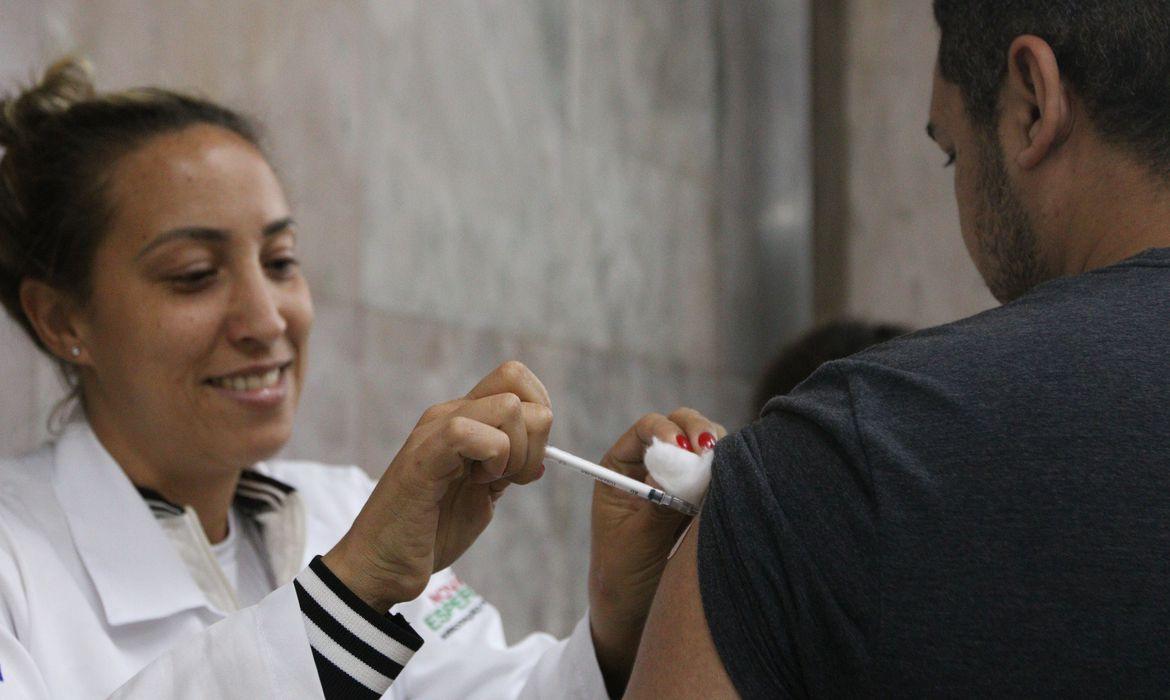 Covid-19: fim da emergência não altera status de pandemia; entenda