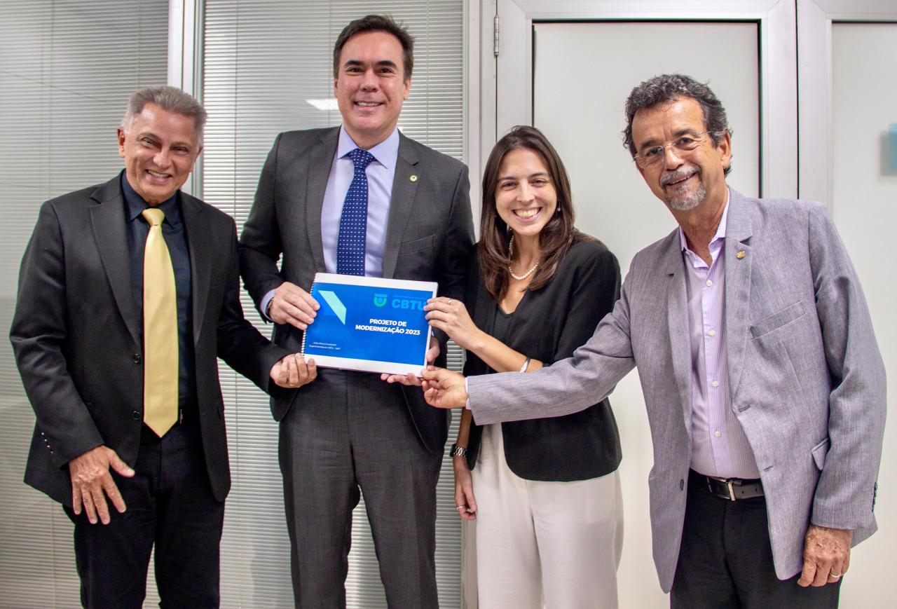 Deputada Natália Bonavides leva projeto de integração de trens e ônibus de Natal ao Ministério das Cidades