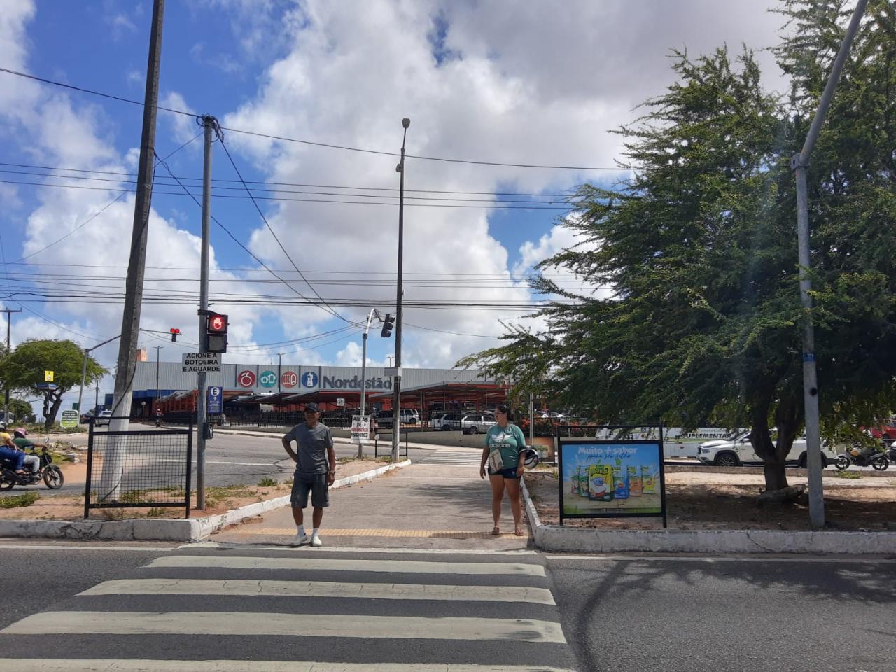 Detran instala botoeira em semáforo na avenida Doutor João Medeiros Filho