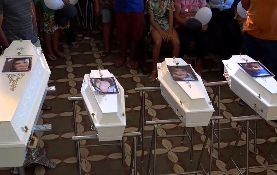 Dor e revolta: Familiares e amigos se despedem de mãe e filhos encontrados em Lagoa Salgada