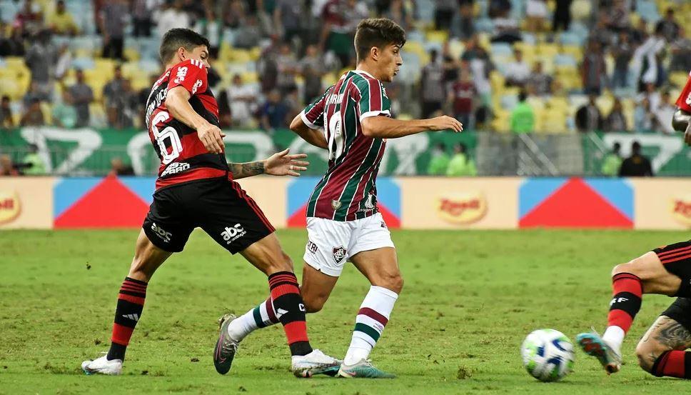 Fazer 21 faltas num jogo é muito? Espião Estatístico analisa Fla x Flu
