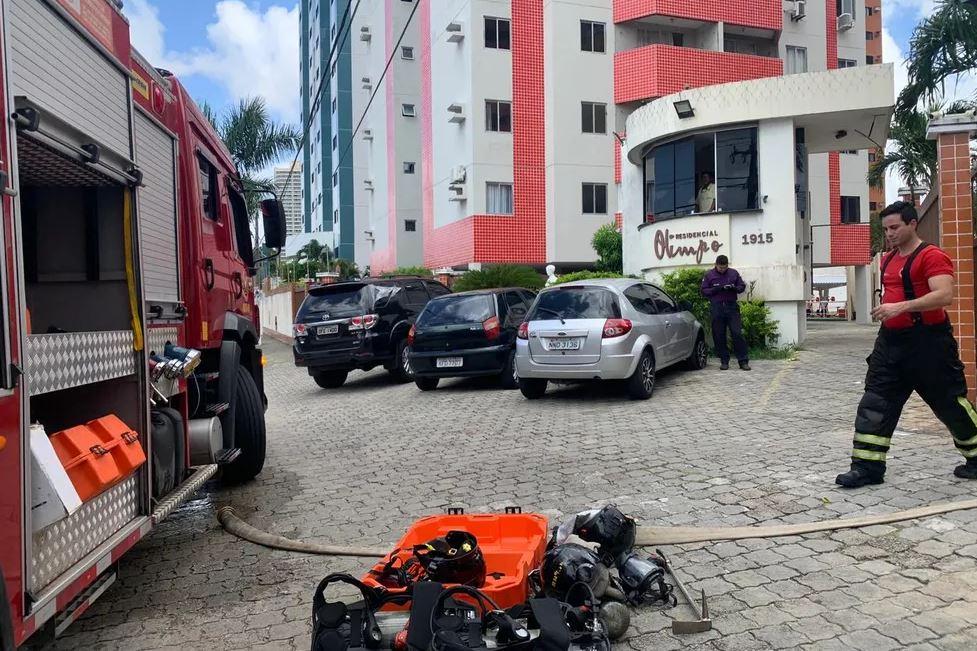Incêndio atinge apartamento em prédio na Zona Sul de Natal